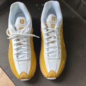 Nike Kids' Grade School Shox R4 Shoes